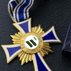 Cross of Honour of the German Mother in gold [Franz Reischauer] Original case