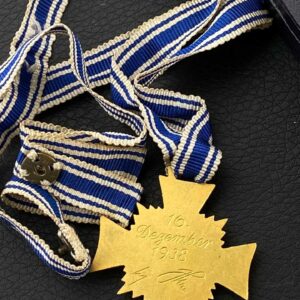 Cross of Honour of the German Mother in gold [Franz Reischauer] Original case