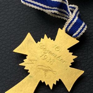 Cross of Honour of the German Mother in gold [Franz Reischauer] Original case