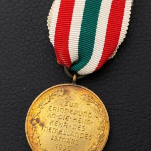 Memel Medal   Original case 