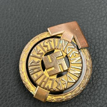   Sport Badge leader of HJ model 1934 in gold    [GUSTAV BREHMER]  RZM code: M1/101 