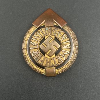   Sport Badge leader of HJ model 1934 in gold    [GUSTAV BREHMER]  RZM code: M1/101 