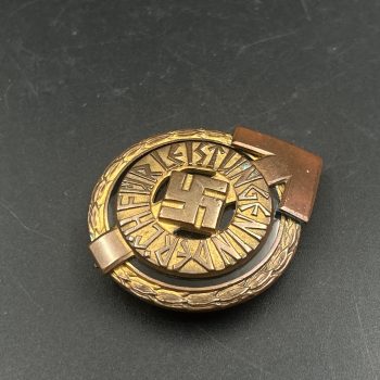   Sport Badge leader of HJ model 1934 in gold    [GUSTAV BREHMER]  RZM code: M1/101 