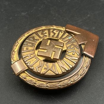   Sport Badge leader of HJ model 1934 in gold    [GUSTAV BREHMER]  RZM code: M1/101 