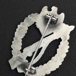 Infantry Assault Badge in silver