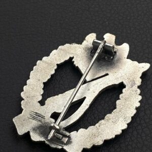 Infantry Assault Badge in silver