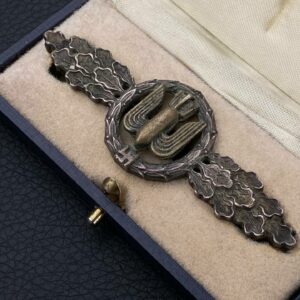 Bomber Badge in silver   Original case