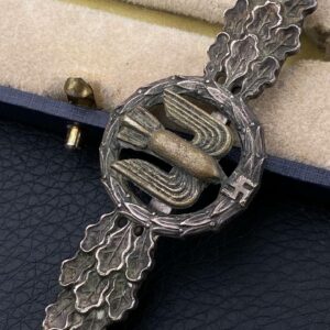 Bomber Badge in silver   Original case