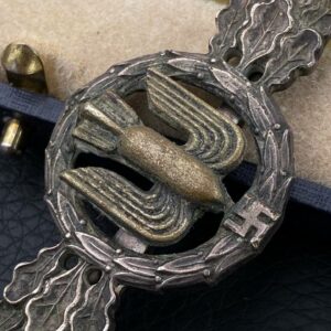 Bomber Badge in silver   Original case