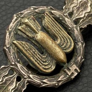 Bomber Badge in silver   Original case