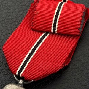 Medal for the Winter Campaign in the East 1941/42 Set includes a field spang