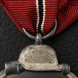 Medal for the Winter Campaign in the East 1941/42 Set includes a field spang