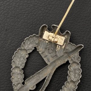 Infantry Assault Badge in bronze
