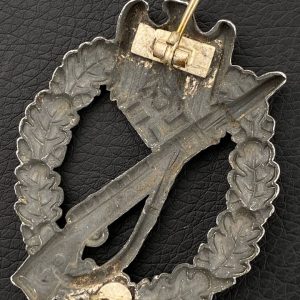 Infantry Assault Badge in bronze