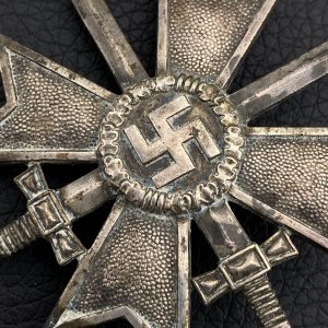 War Merit Cross 1st Class with swords [Deschler & Sohn], 1, L/10