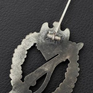 Infantry Assault Badge in silver