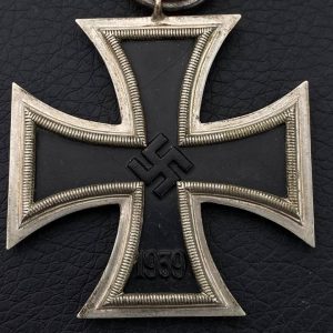 Iron Cross 1939 2nd Class [Wilhelm Deumer K.G.], 3, L/11 / Schinkelform.