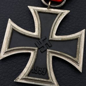 Iron Cross 1939 2nd Class [Wilhelm Deumer K.G.], 3, L/11 / Schinkelform.
