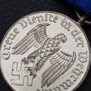 4-Year Long Service Award with an imperial eagle clasp for the Army and Navy   Single medal bar