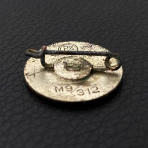 NSDAP Party Badge [Fritz Mannheim G.m.b.H.] RZM code: М 9/312 Pin fastening