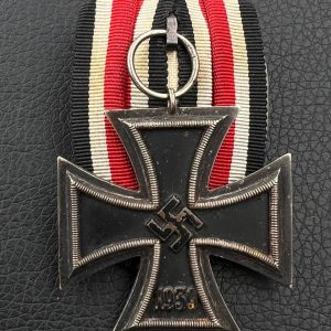 Iron Cross 1939 2nd Class    / Single medal block.