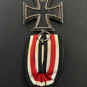 Iron Cross 1939 2nd Class    / Single medal block.