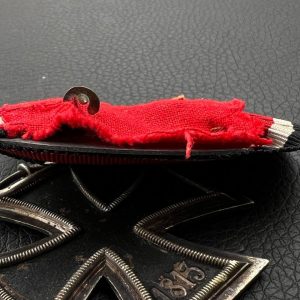 Iron Cross 1939 2nd Class    / Single medal block.