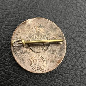 NSDAP Party Badge [Gold-und Silber Scheideanstalt] RZM code: 18 Pin fastening