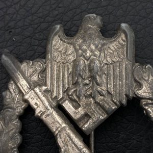 Infantry Assault Badge in silver      