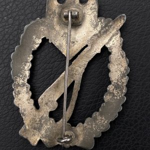 Infantry Assault Badge in silver      