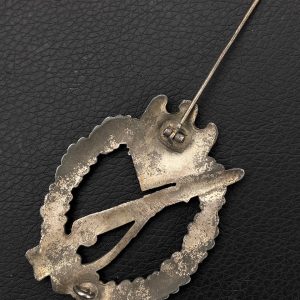 Infantry Assault Badge in silver      