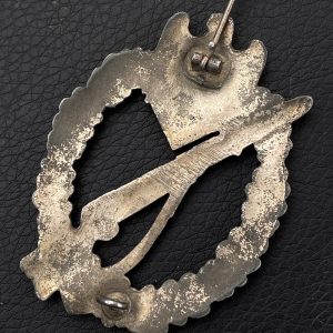 Infantry Assault Badge in silver      