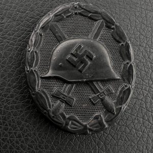 Wound Badge 1939 (second type) in black Counter-relief
