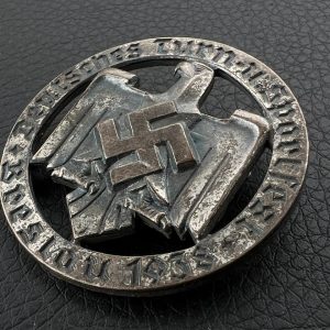      Badge of the German Gymnastics and Sports Festival in Breslau (1938) [ROB.NEFF]   