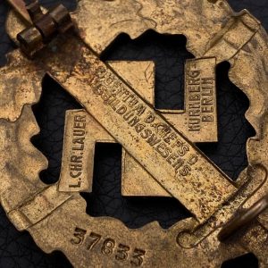  SA Sports Badge model 1933 in bronze     [L. CHR. LAUER]   Numbered - 37833