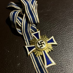 Cross of Honour of the German Mother in gold Original case
