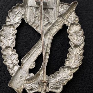 Infantry Assault Badge in silver