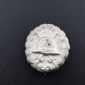 Wound Badge 1918 in silver  Counter-relief    