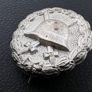 Wound Badge 1918 in silver  Counter-relief    