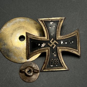 Iron Cross 1939 1st Class [Otto Schickle], L/15 Screw fastening  / Early type.