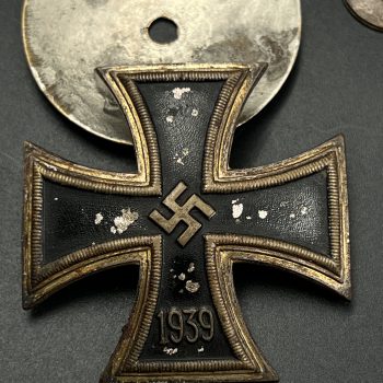Iron Cross 1939 1st Class [Otto Schickle], L/15 Screw fastening  / Early type.