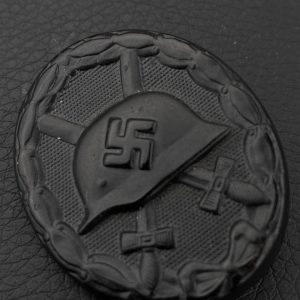 Wound Badge 1939 (second type) in black [Wilhelm Deumer K.G.] Counter-relief Award set with certificate