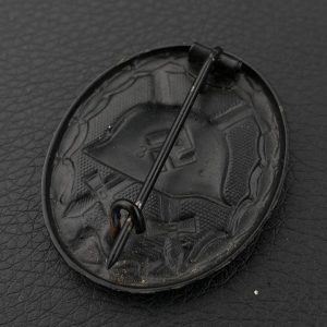 Wound Badge 1939 (second type) in black [Wilhelm Deumer K.G.] Counter-relief Award set with certificate