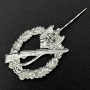 Infantry Assault Badge in silver