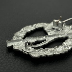 Infantry Assault Badge in silver