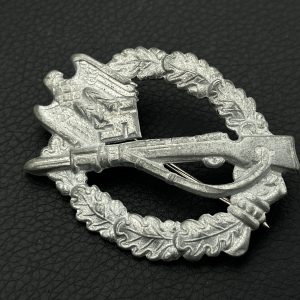 Infantry Assault Badge in silver