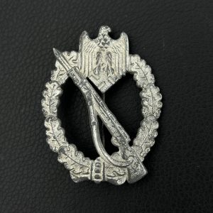 Infantry Assault Badge in silver