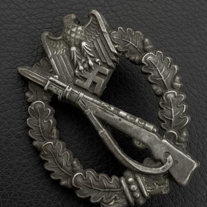 Infantry Assault Badge in bronze      