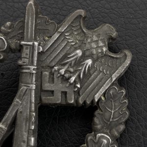 Infantry Assault Badge in bronze      