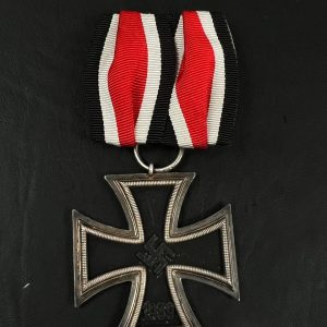 Iron Cross 1939 2nd Class [Klein & Quenzer], 65, L/26   / Single medal block.